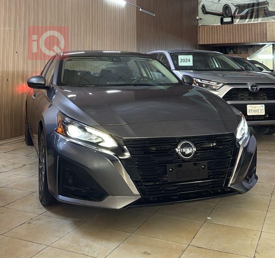 نيسان ألتيما